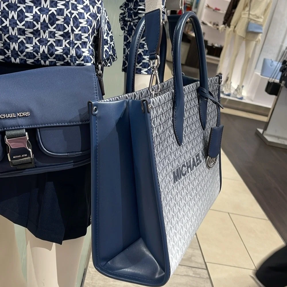 MICHAEL KORS Mirella Medium Ombré Logo EW Tote Shoulder Bag
Navy 
NWT - Picture 5 of 16